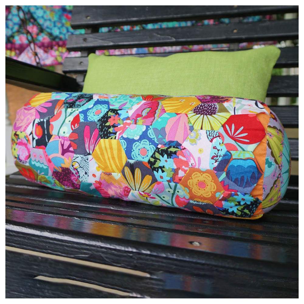 FreeSpirit - Hindsight Hexi Pillow pattern - FREE download