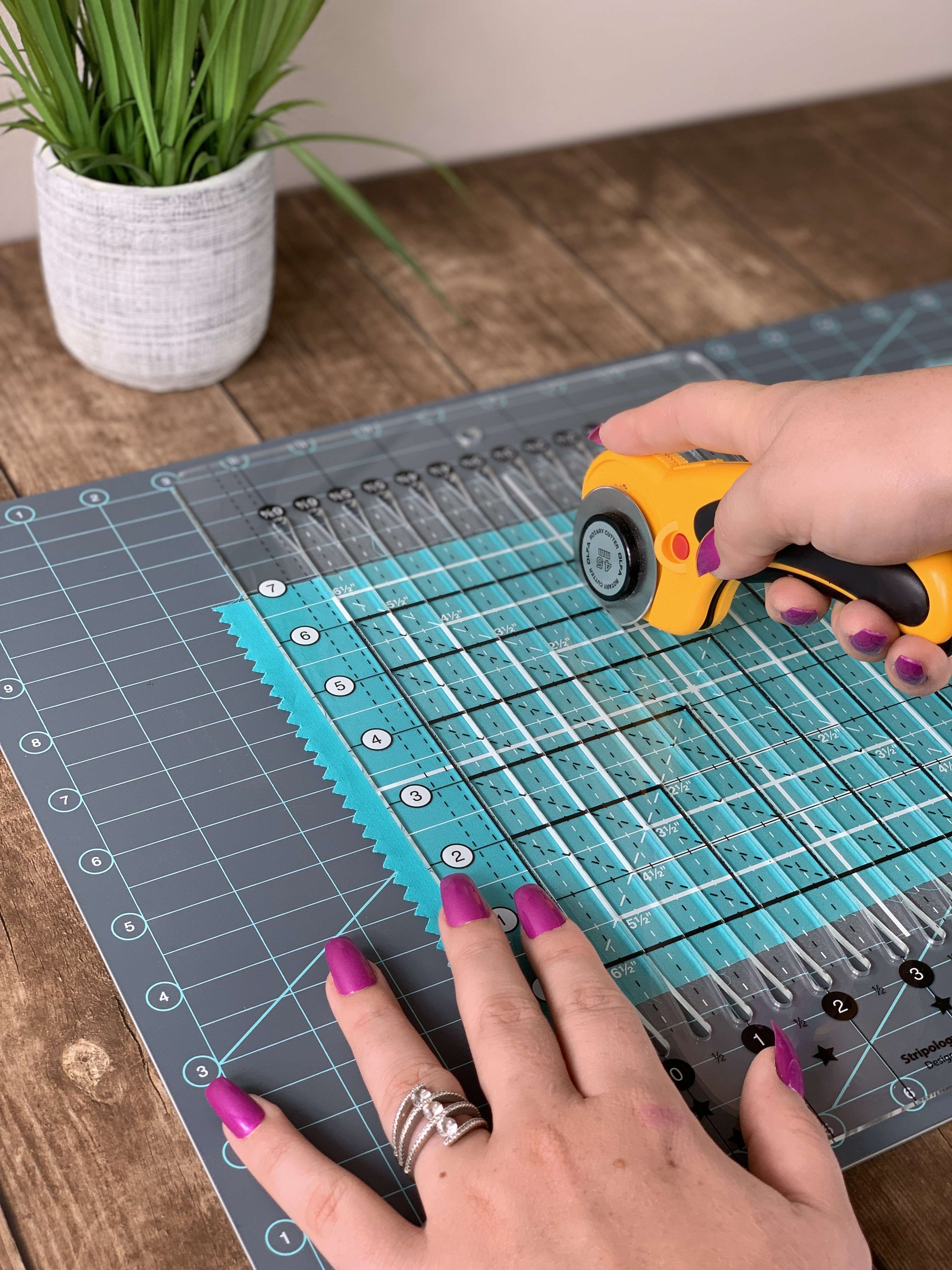 Cutting Mat Rack Creative Grids Cutting Mat 24in x 36in – Keepsake Quilting